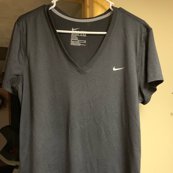 Nike Dri-Fit Tee Shirt - Picture 1 of 3